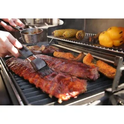 Kaasugrilli Broil King Signet 390 Shadow, 3 poltinta, sivukeitin, varraspaahdin