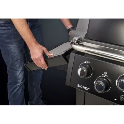 Kaasugrilli Broil King Signet 390 Shadow, 3 poltinta, sivukeitin, varraspaahdin