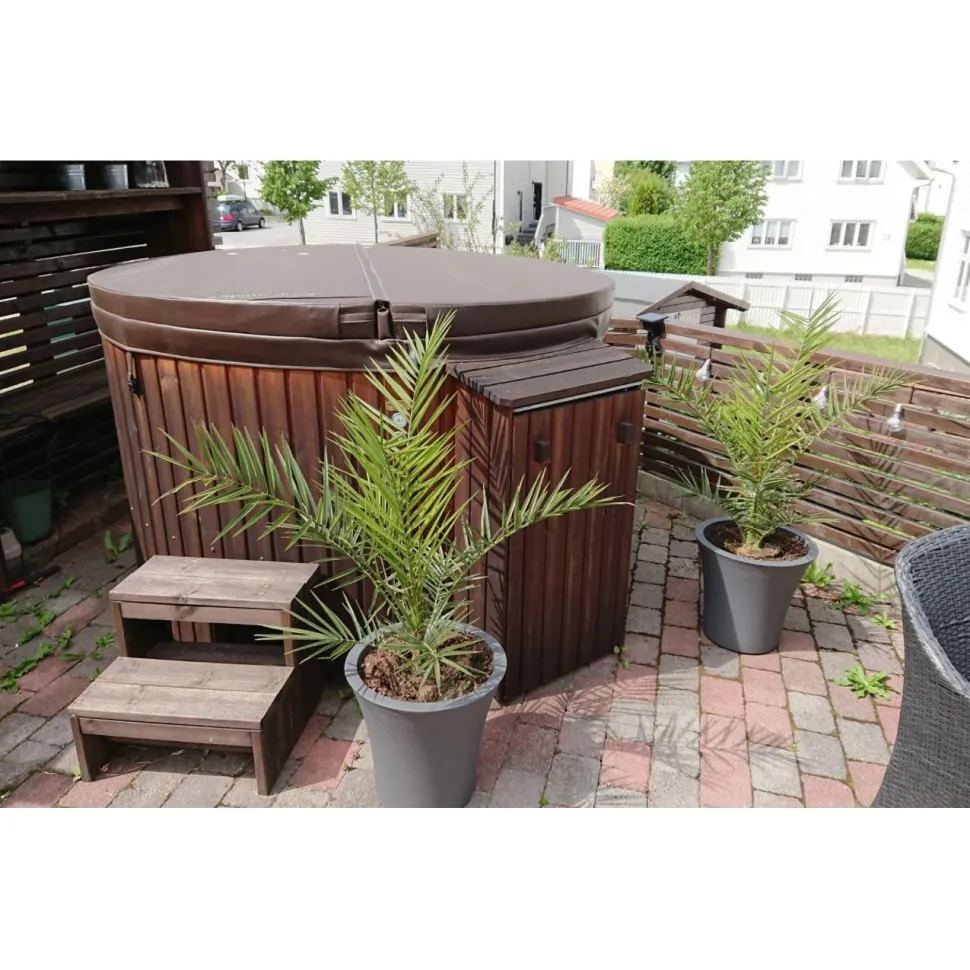 Kylpytynnyri kaasukamiinalla SpaDealers City-Palju Arctic 4-6 hlöä 1200l brown/graphite black