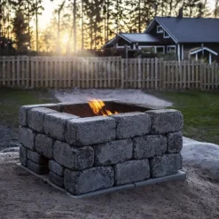 Nuotiopaikka/pihagrilli HB-Betoni Firepit, tulitiilillä