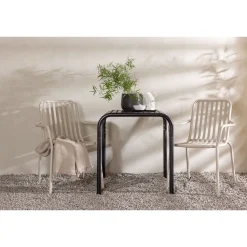 Parvekeryhmä Venture Home, 70x70cm beige Borneo-pöytä + 2 beigeä Peking-tuolia