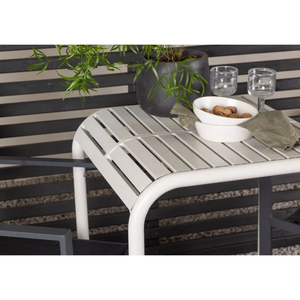Parvekeryhmä Venture Home, 70x70cm beige Borneo-pöytä + 2 mustaa Copacabana-tuolia