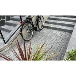 Pihakivi Rudus Artik-noppa, 92x92x80mm, profiloitu, musta