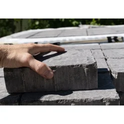 Pihakivi Rudus Kartanonupu 60 viisteetön 207x137x60 mm profiloitu antiikki harmaa