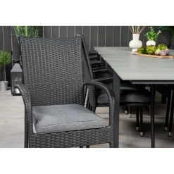 Ruokailuryhmä Venture Home, 229/310x100cm jatkettava harmaa/musta Levels-pöytä + 10 mustaa Anna-tuolia