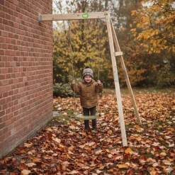 Seinäkiinnitteinen puukeinu EXIT Silvi