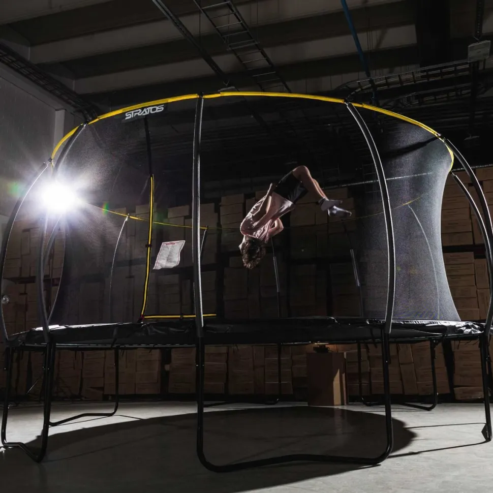 Trampoliini Stratos Ø4.88m turvaverkolla