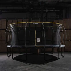 Trampoliini Stratos Ø4.88m turvaverkolla